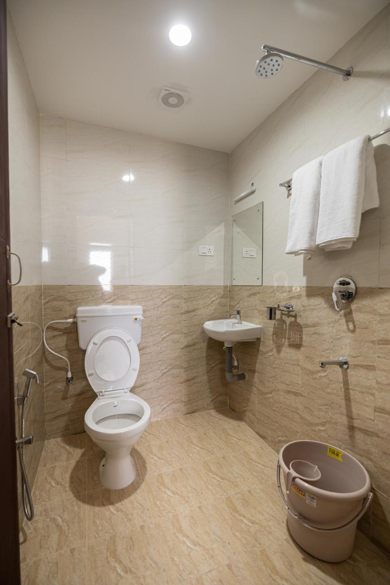 Viba Residency Otel Coimbatore Dış mekan fotoğraf